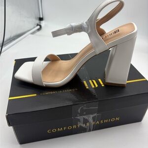 IDIFU Elegant White Block Heels